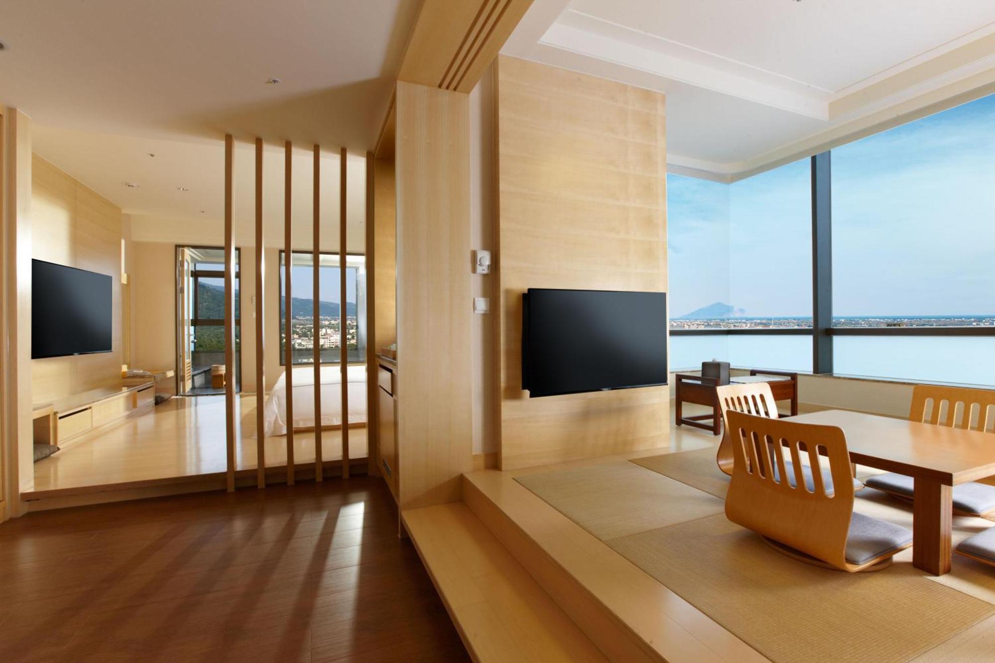 Evergreen Resort Hotel - Jiaosi Jiaoxi Buitenkant foto A suite at the hotel