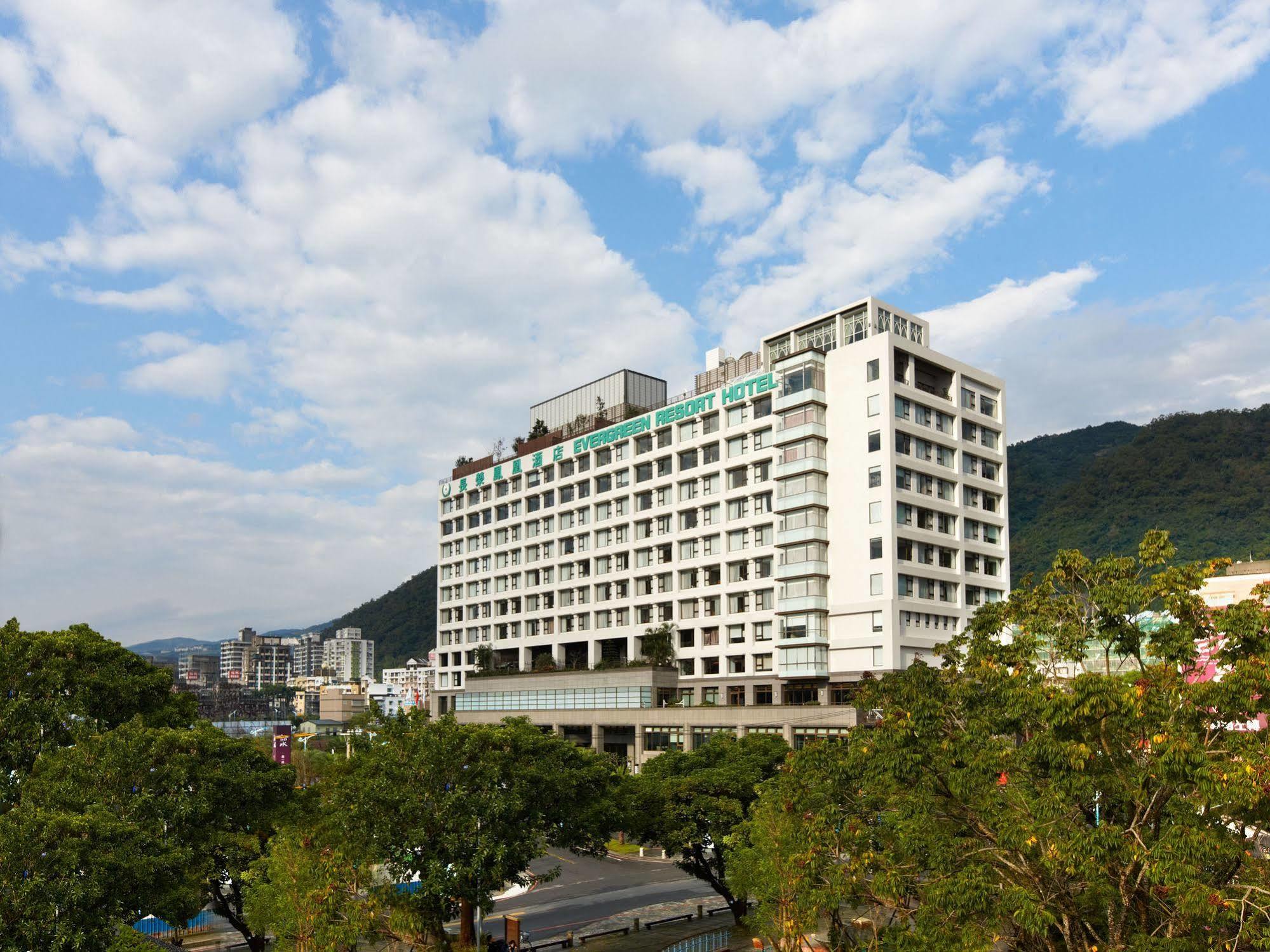 Evergreen Resort Hotel - Jiaosi Jiaoxi Buitenkant foto National Yang-ming University